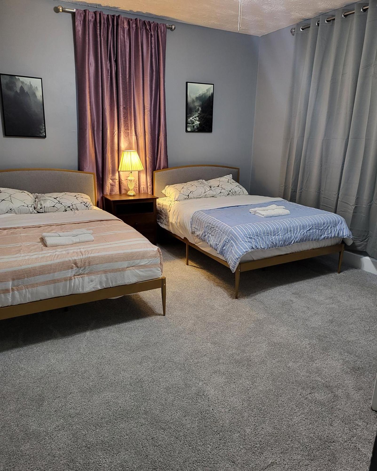 Guest Room With Two Double Beds In Columbus Oh, Airport Location Luaran gambar