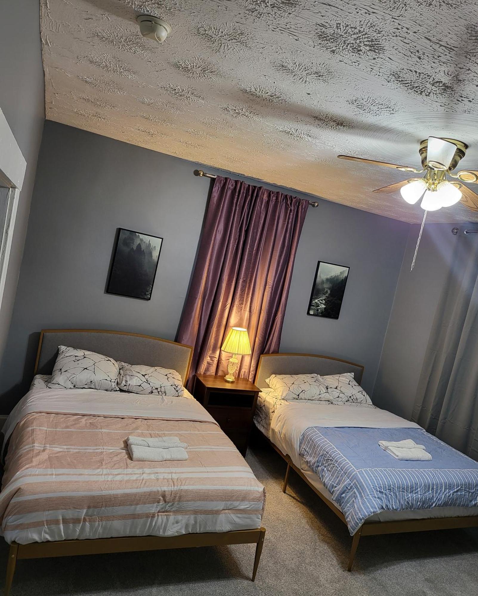 Guest Room With Two Double Beds In Columbus Oh, Airport Location Luaran gambar
