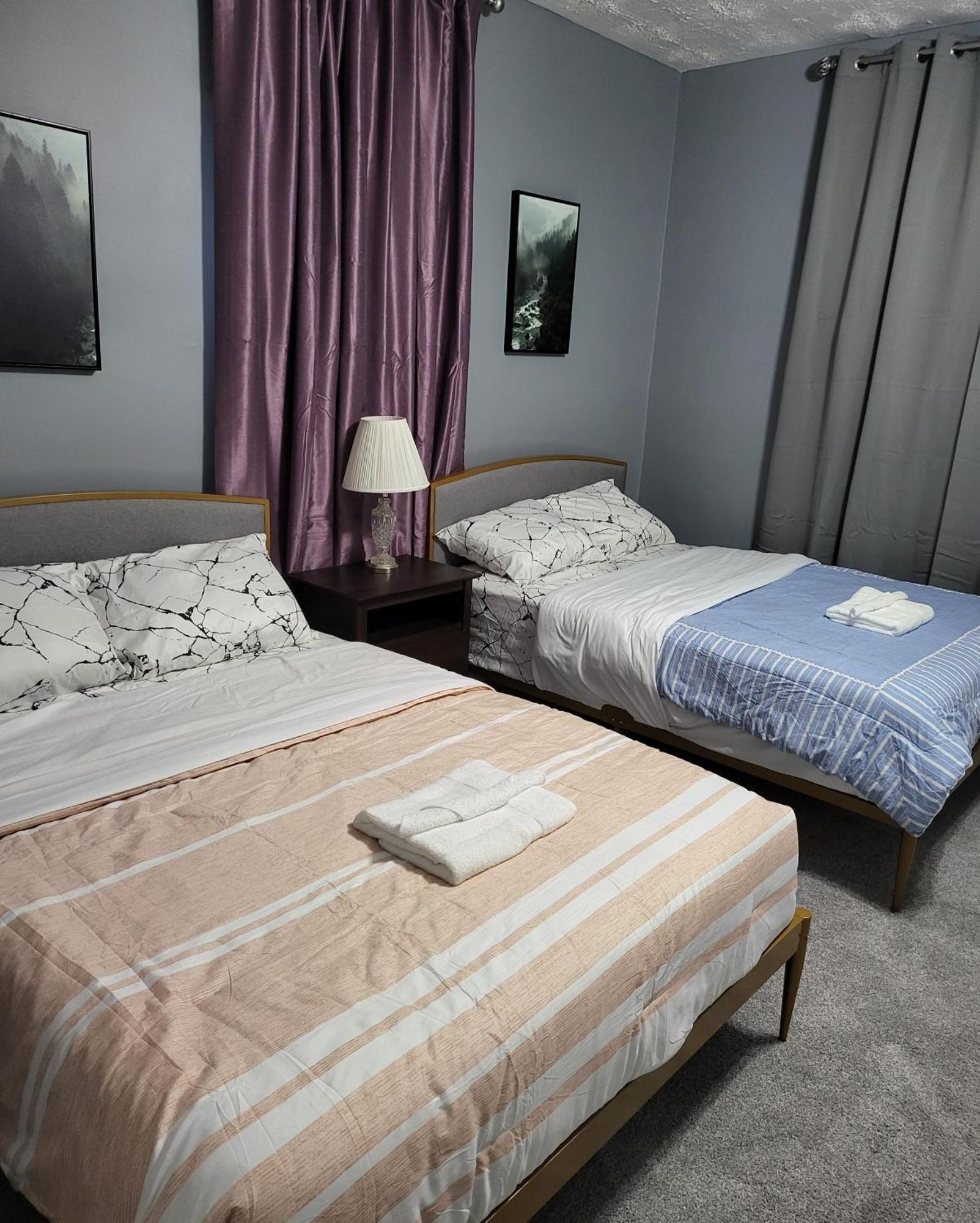 Guest Room With Two Double Beds In Columbus Oh, Airport Location Luaran gambar